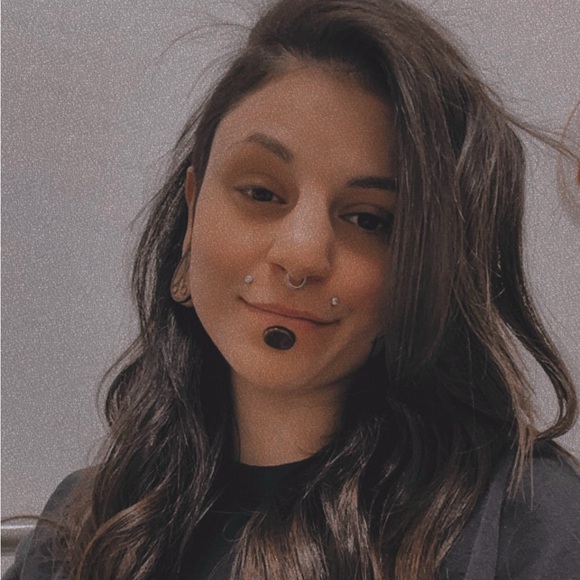 Meet your Posher, Kirsten - Picture 1 of 4